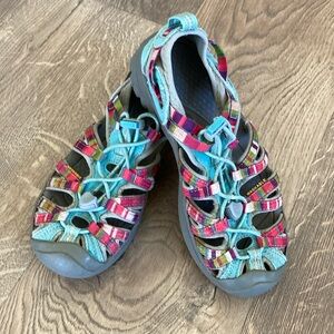 Keen water sandals size 3 (big girl)